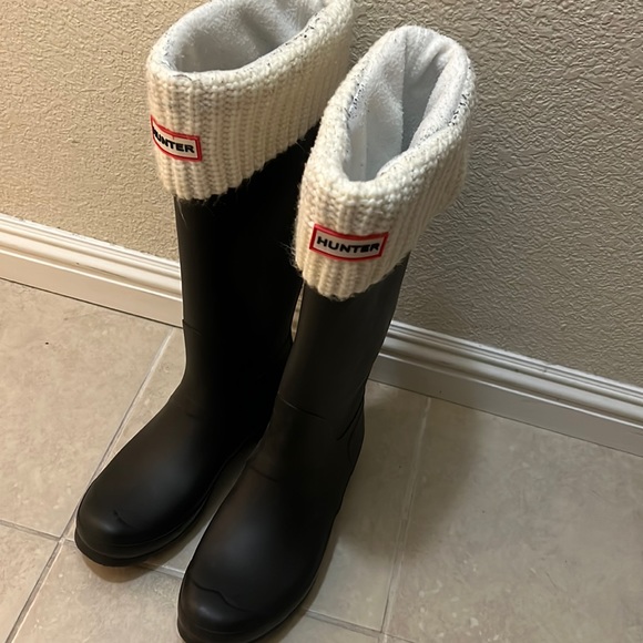 Hunter Black Winter & Rain Boots with White Cuffs - Picture 1 of 2